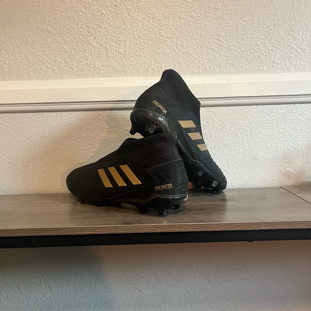 Adidas Predator     US Men’s 9